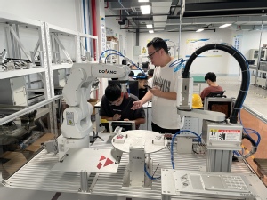 攜手未來科技，啟航智能制造——2024年杭州市企業(yè)職工未來工廠職業(yè)技能培訓(xùn)在我校成功舉辦